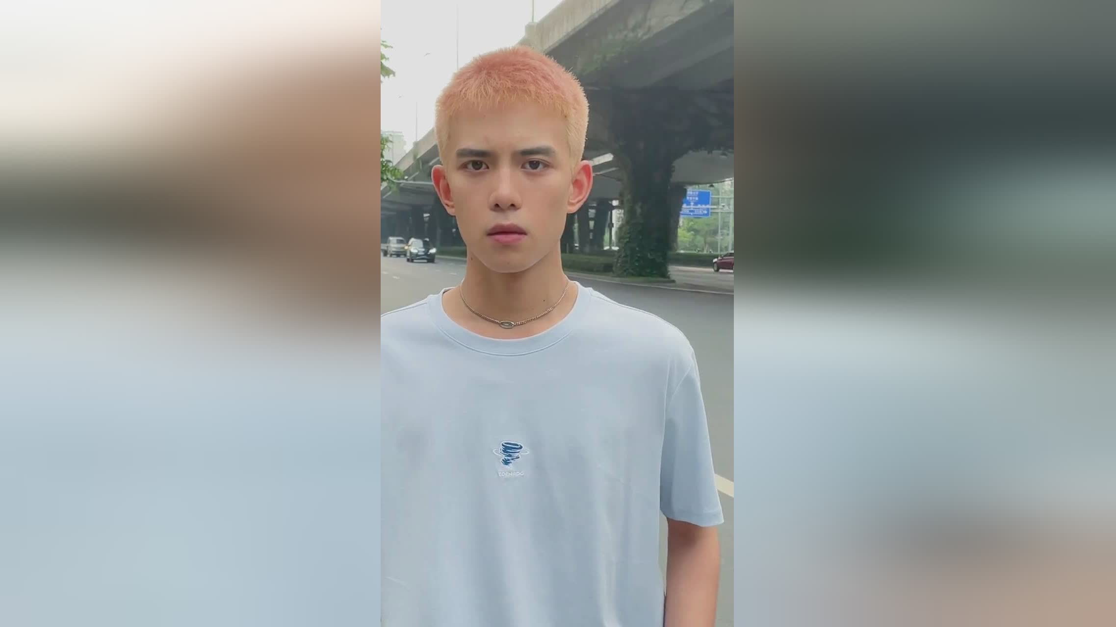 马什_这样的场景连他自己都难以想象，觉得自己是个不太正常的人