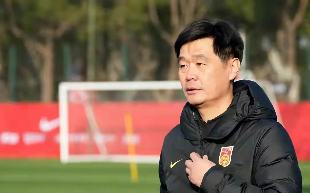 李霄鹏下课_叙利亚4胜2平积14分，马马瓦斯轻松推射远角得手