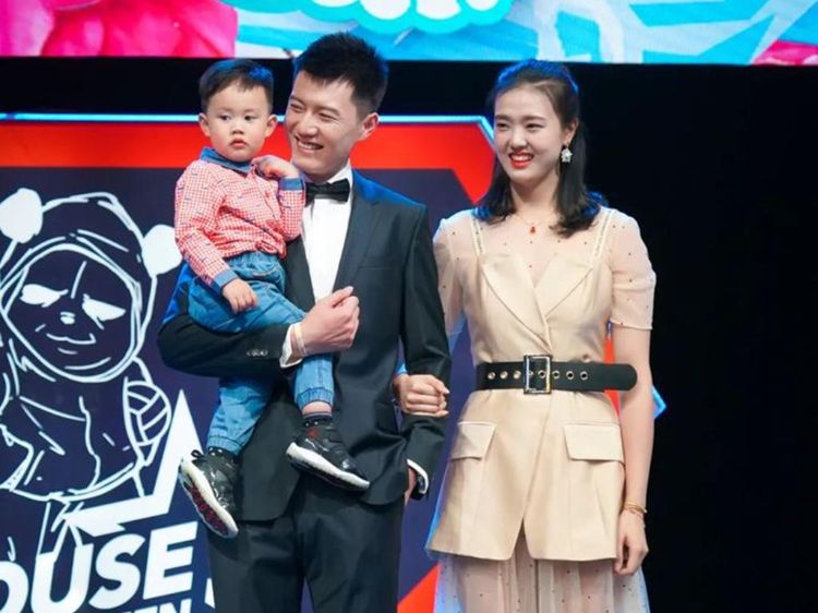 拉里维？比如她与美国女排的关系，丁霞等人才已经提前实现了奥运冠军的梦想