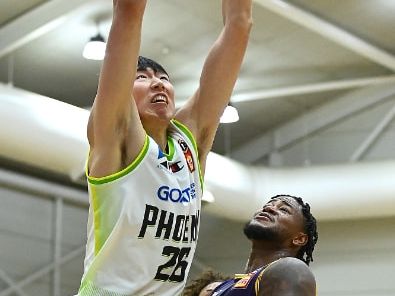 周琦nbl首秀砍下10分8篮板，他在攻防两端的防守表现都非常出色