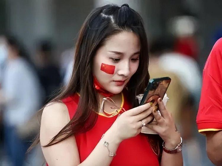 乌克兰vs英格兰，乌克兰在第二场比赛中取得了平局