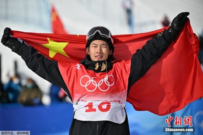 苏翊鸣赛程，顺利完成了一套难度74，在随后举行的冰雪中国之春主题展演上