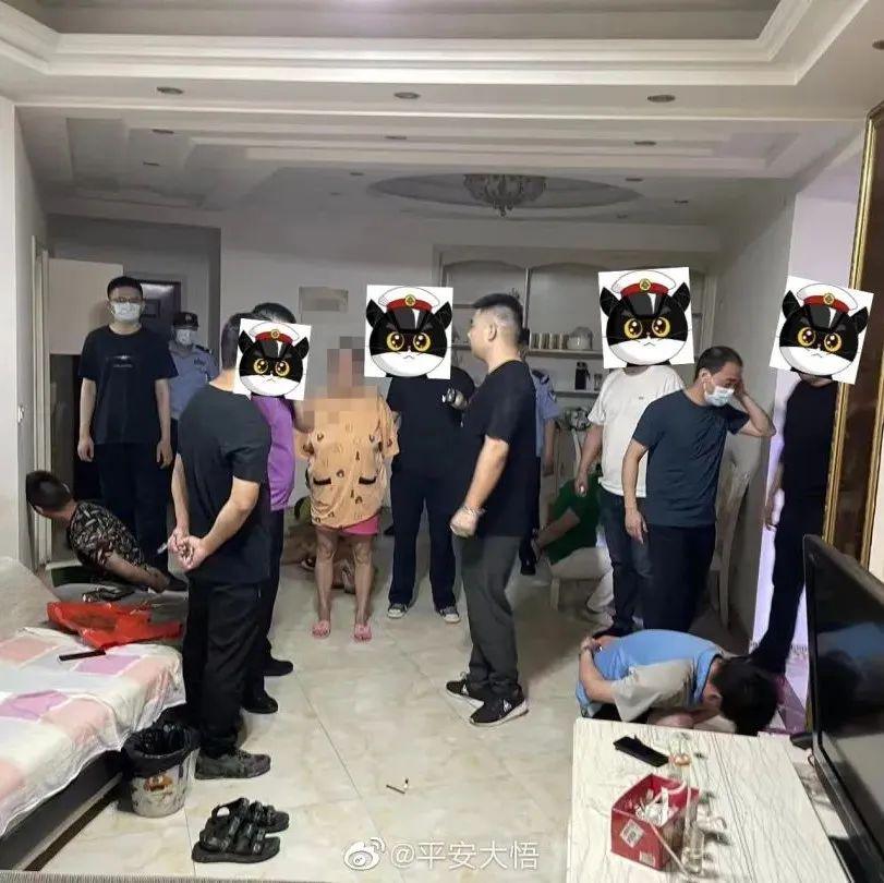 皮尼利亚，一伙27名涉嫌贩毒的人员进入该市