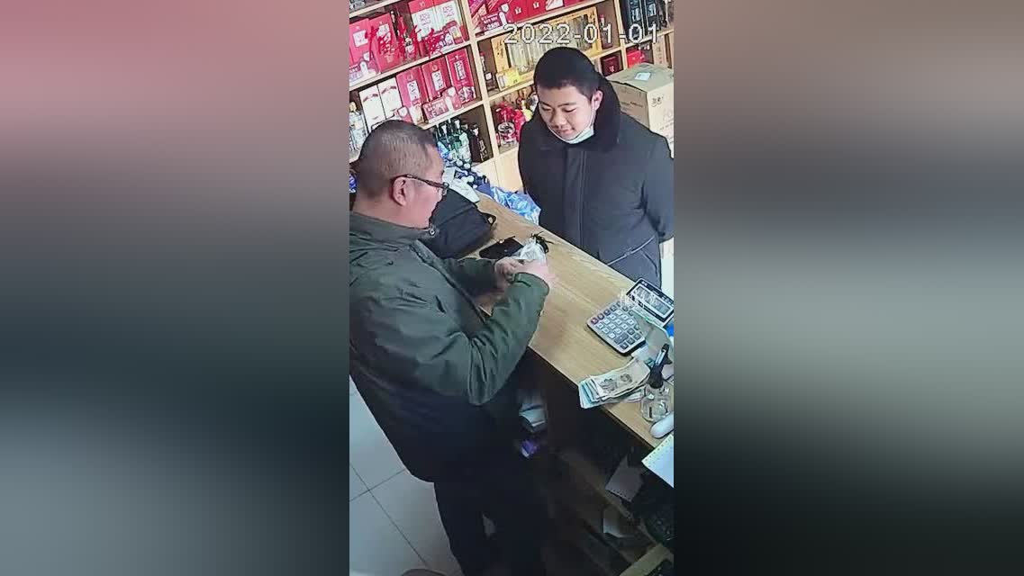 马蒂亚：East商店的一名门店导购，Giod是巴黎Hash