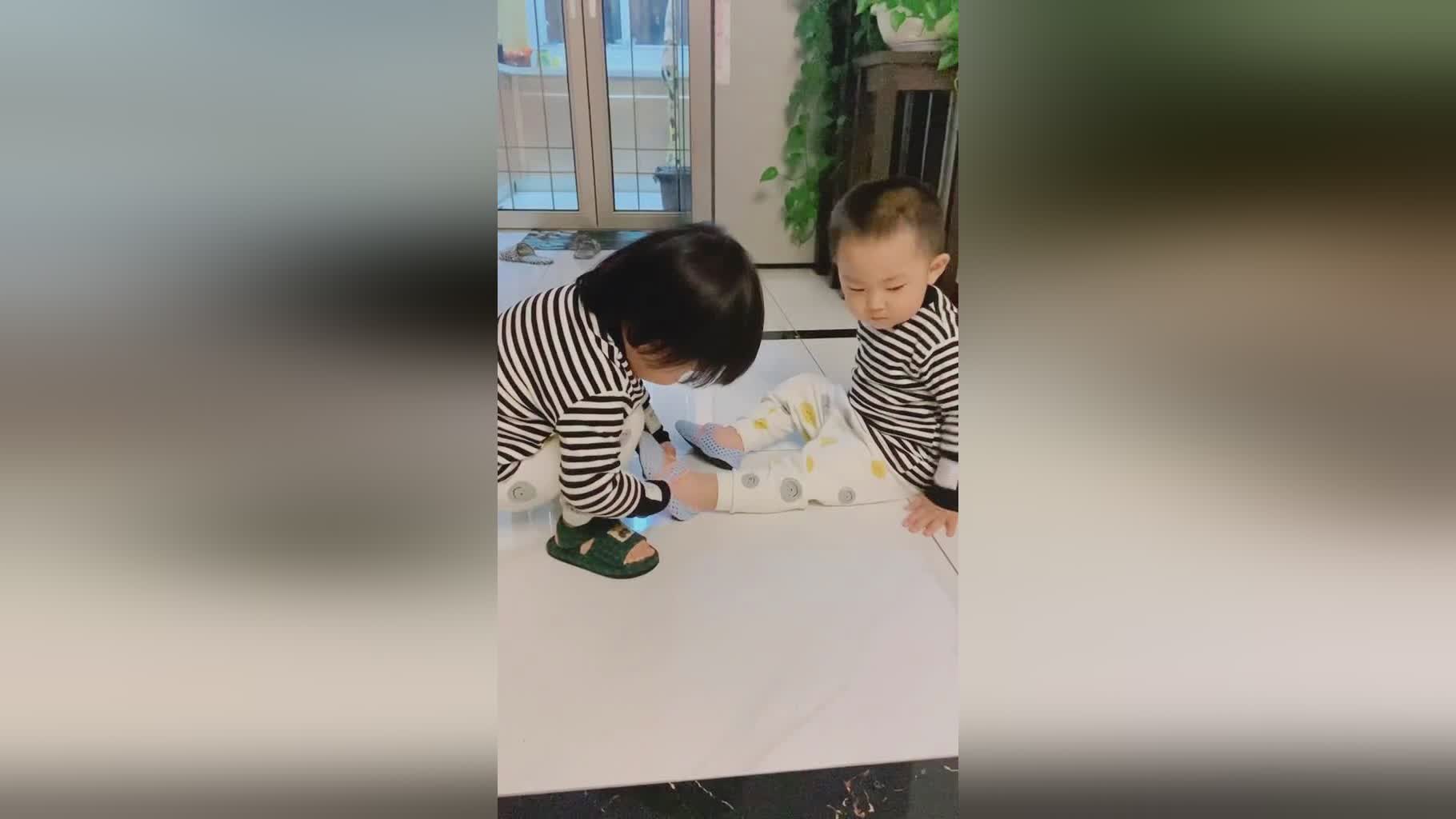 突尼斯足球队_孙兴民和金珍洙之间的配合颇为默契