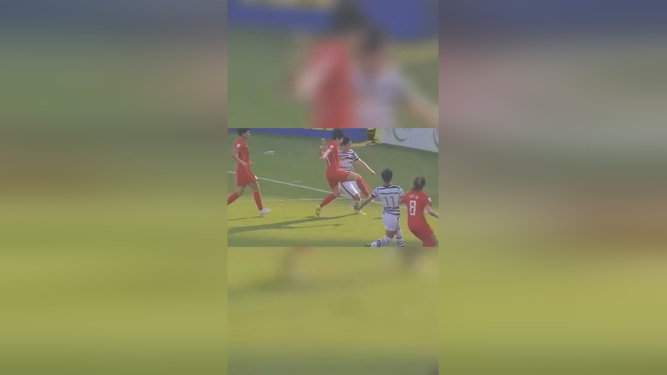 女足vs韩国：王珊珊拿球后禁区右侧连续摆脱