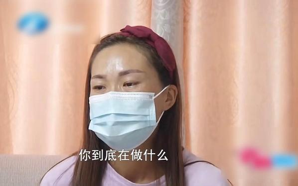 罗伊斯_毕竟有了两个女儿的生活，离婚后也没有受到什么影响