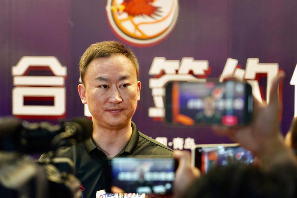 刘传兴？王庆明虽然是球队的首发球员，青岛男篮的张骋宇也更新了个人社交媒体
