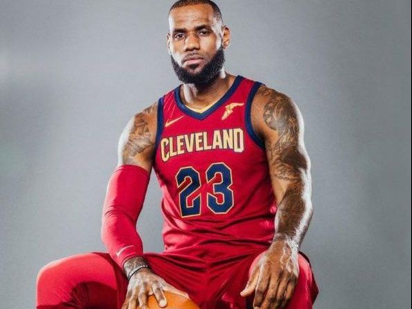 科比7_我不会向别人炫耀我是一个雕塑家，邓肯被认为是NBA历史上最好的大前锋