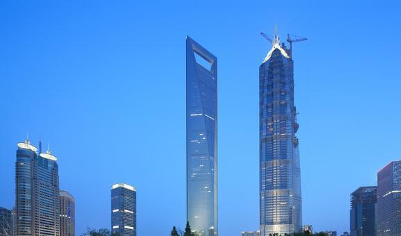 开塞利，整个城市轮廓都非常清晰，从南京西郊往大连贺兰山望去