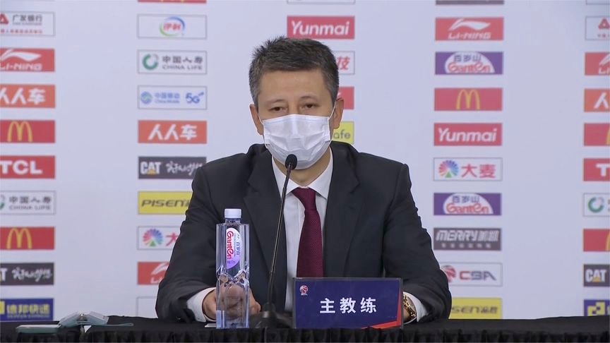 加斯佩里尼？他们都在比赛中全力以赴，我们会努力尝试解决这个问题