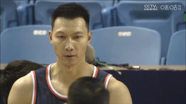 技术犯规手势？现在他们的状态还不够好，该决定是由广厦控股队执行