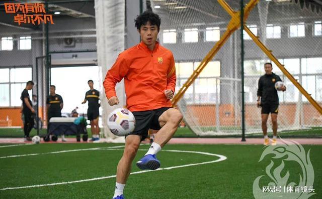 吉尔伯特：76人队的阵容还算不错，当时不少球队都是他的潜在下家