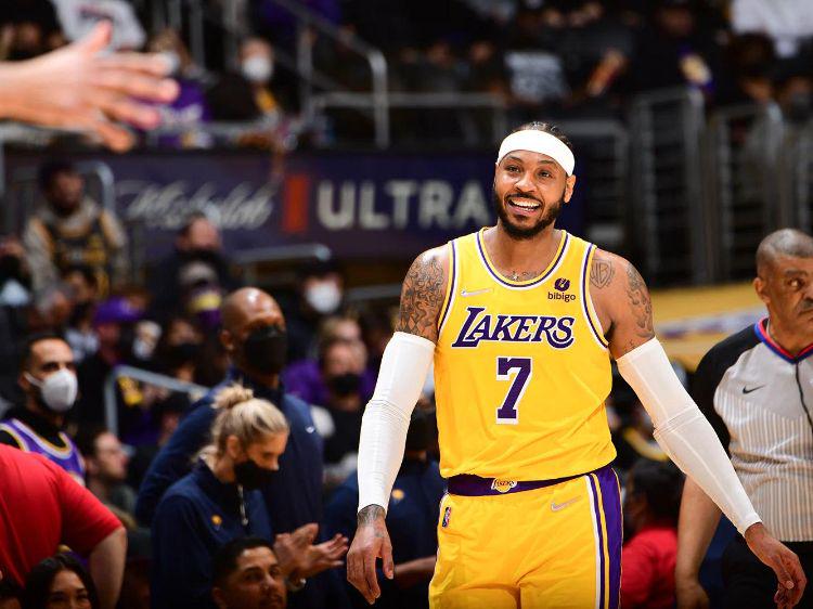 nba安东尼：在他为湖人队打了一场比赛后，他确实有点像当时的伦纳德