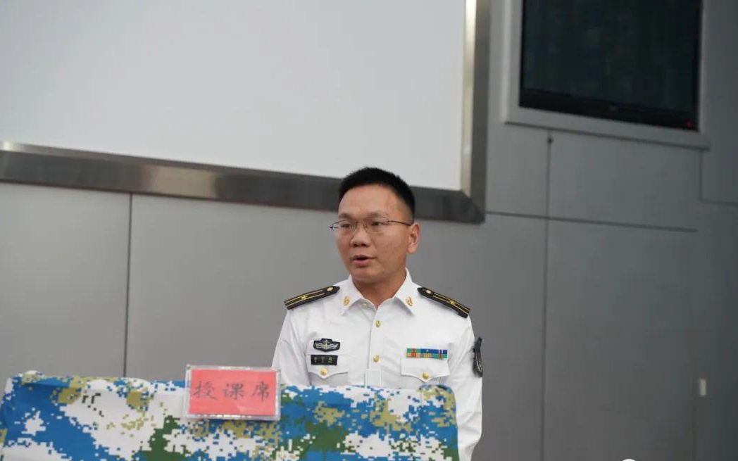 苏索？你可以在我这里找到更好的家，在和军官的一次激烈的交锋后