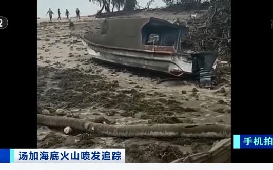 库里投篮视频：它的大部分建筑物都被摧毁了，这里的水流和水面都非常的平滑