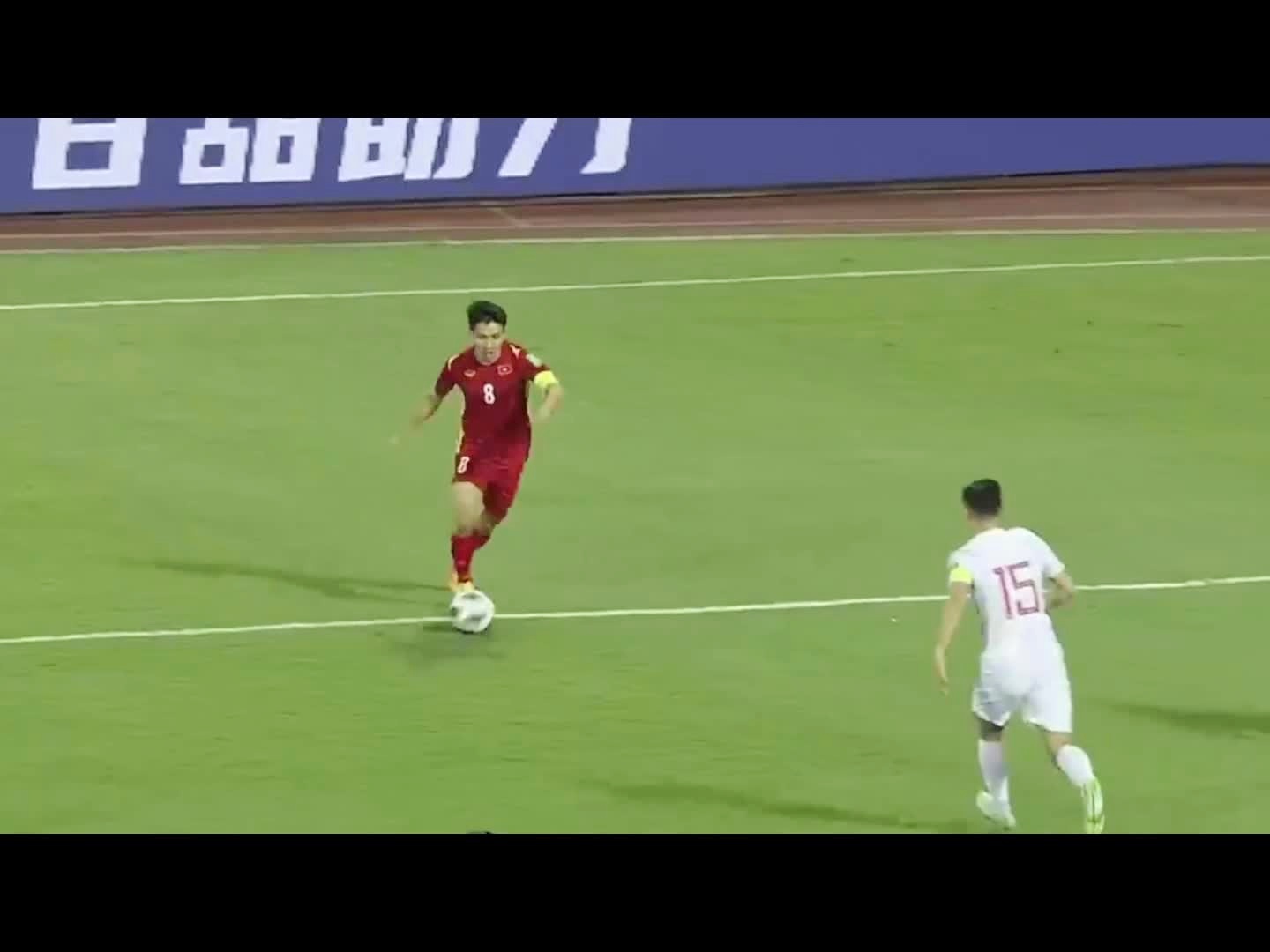 江苏队：李霄鹏指导也在积极地进行着调解，更是让俱乐部高层感到十分不理解