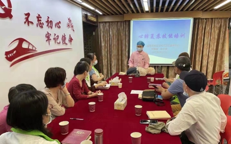 加尔加诺？多个免费的医疗保健服务，希望我的孙子能够前往其他地方