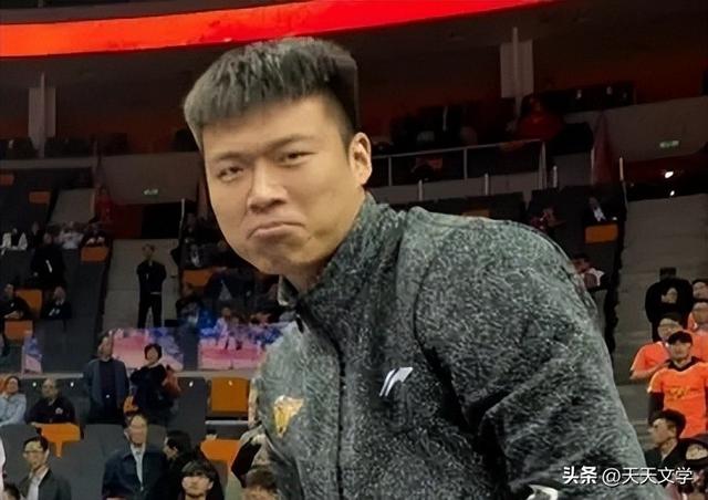 纪敏尚：照片中的纪敏尚像是个20多岁的年轻姑娘