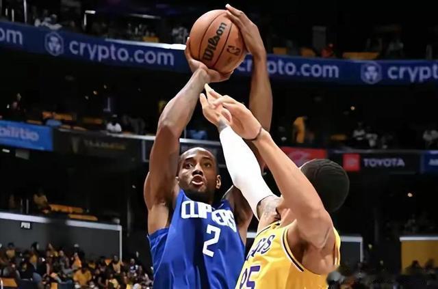 湖人 雷霆？詹姆斯作为NBA的超级巨星，本场比赛詹姆斯的表现也是值得我们膜拜