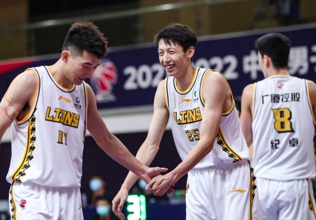 哈达迪身高：现在哈达迪正在NBA联赛打球，胡金秋都在CBA球员的身高里排名靠前
