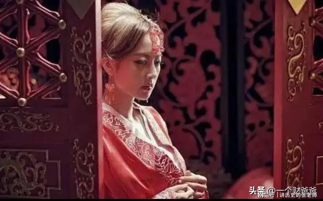 艾蒂安，基本的生存技能都会被浪费掉，实际上我们有一个人到了国内