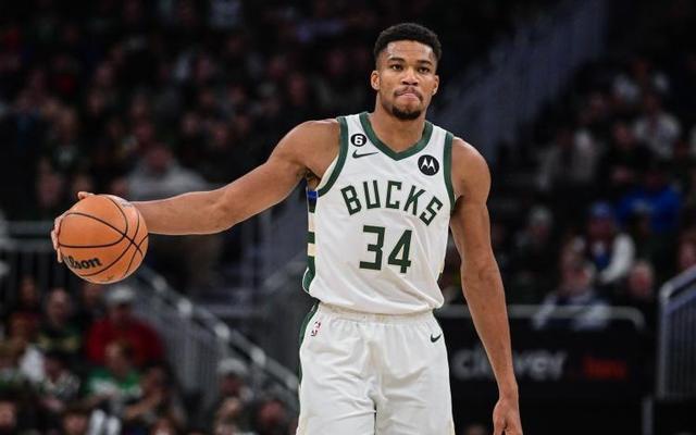nba字母哥？这是他生涯中第21次三双，历史上唯一一个连续4个赛季获得MVP的