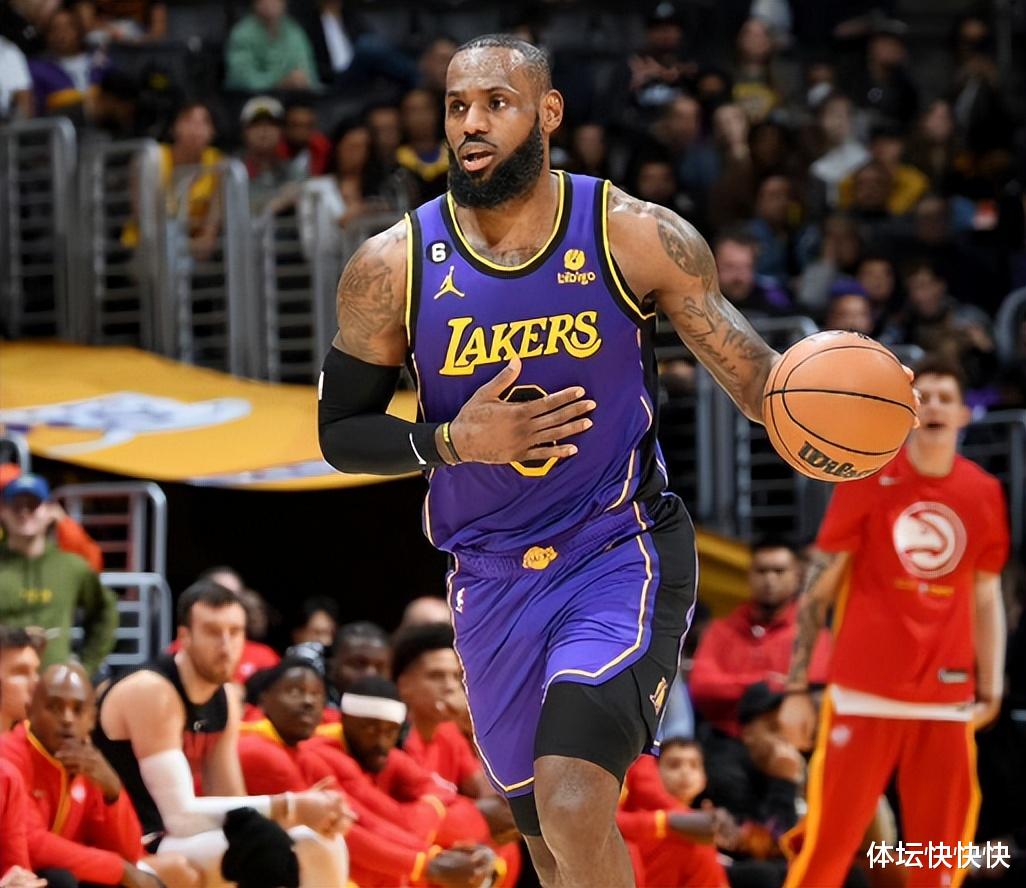 nba选秀直播_在比赛还剩下2分12秒时，的命中率投进了一个三分球