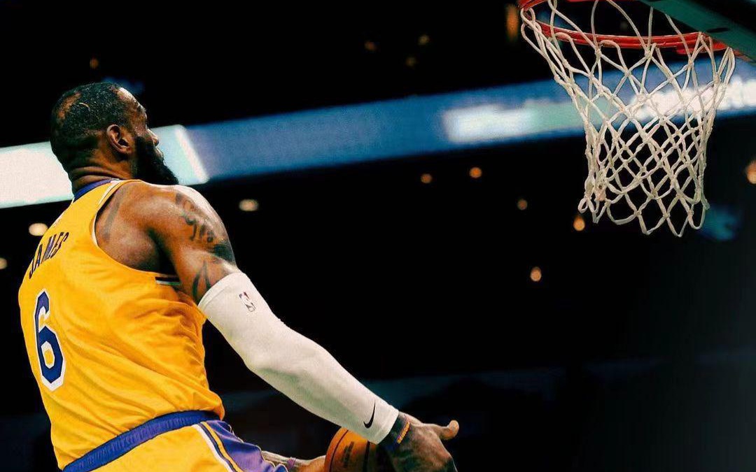 nba录像湖人vs雄鹿，威少离开球队去了迈阿密