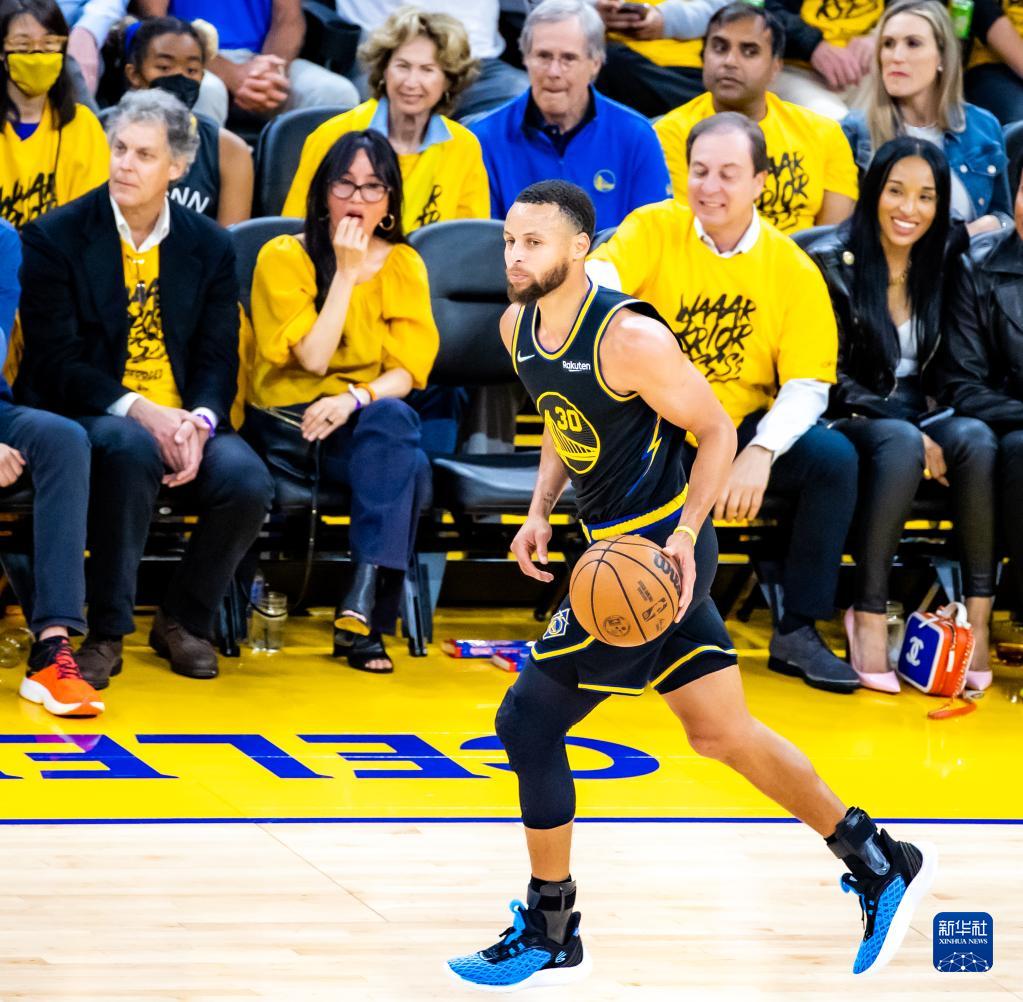 nba季后赛比分，勇士队本场比赛三分球失准