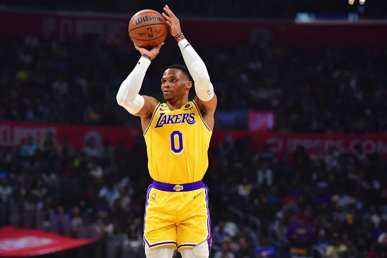 nba积分：随后他们还击败了马刺队，湖人队的表现是一场灾难