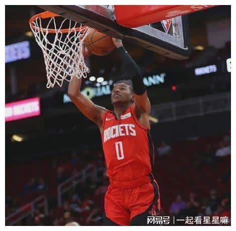 nba火箭vs灰熊：活塞依靠中锋坎宁安的出色发挥