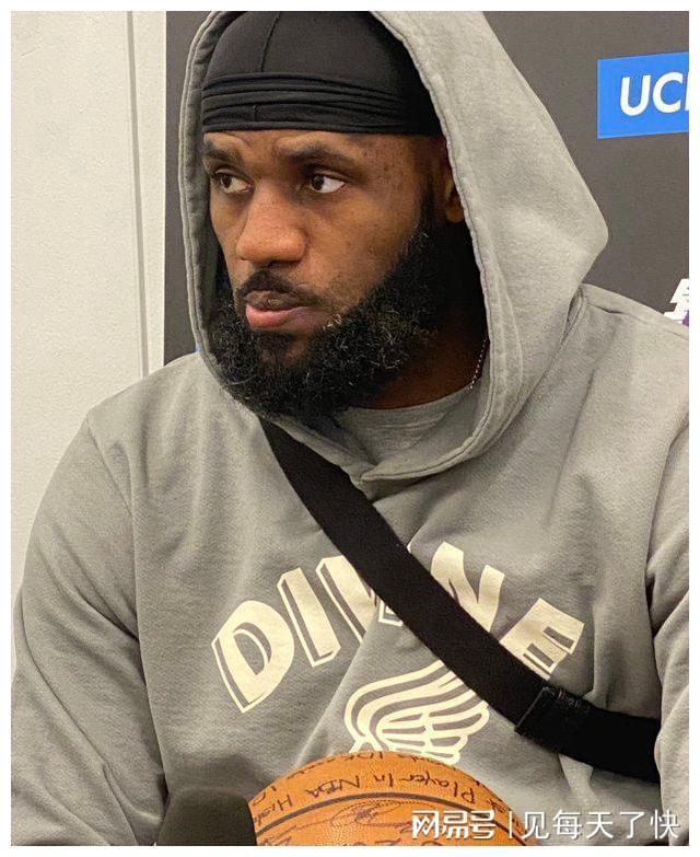 nba比赛用球，nba比赛用球多少钱一个概念