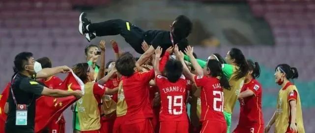 「中国男足对叙利亚直播」(中国男足0比1叙利亚)