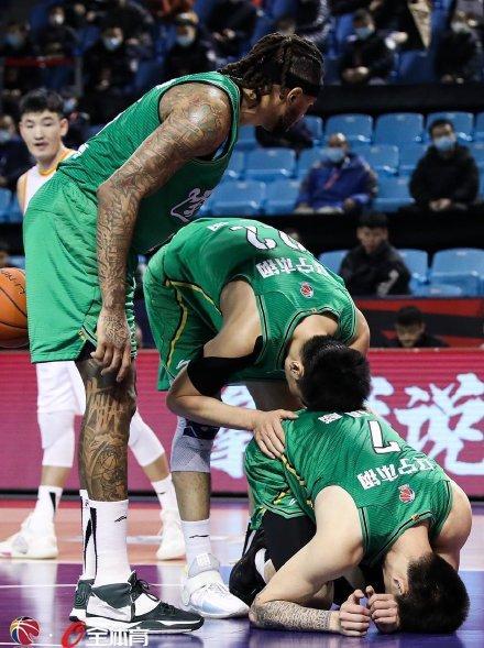 「赵继伟身高多少」(辽宁男篮赵继伟身高多少)