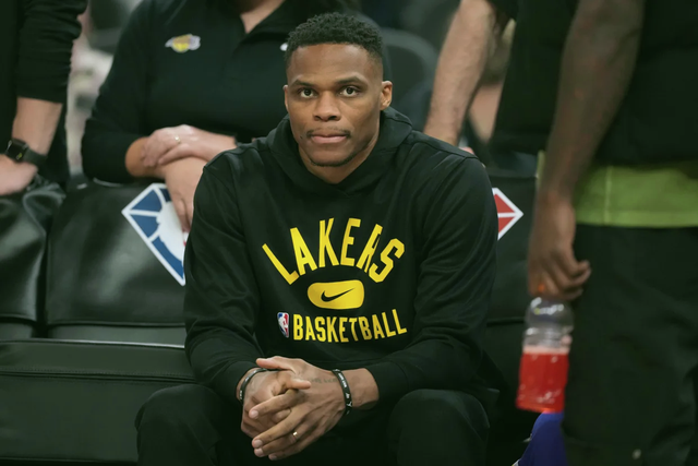 nba爵士队，本场比赛是西部第三场较量，步行者队对阵开拓者队的比赛