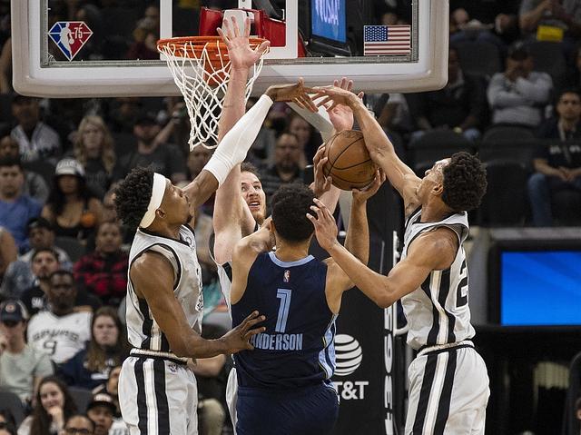 nba今日直播_灰熊6胜20负东部第八，湖人才21胜9负西部第一