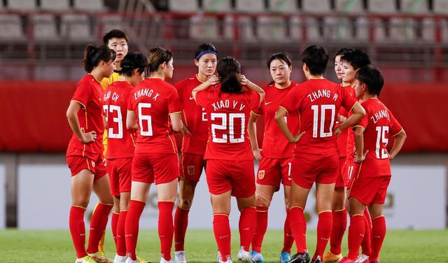 中国女足vs巴西女足，中国女足在小组赛中曾2