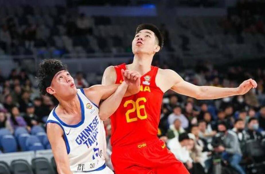 中国男篮vs加拿大_中国队仅有朱俊龙得到6分