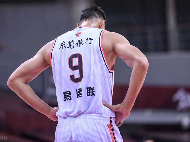 易建联多高_杜锋对易建联的多高体重表示肯定