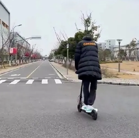 一个足球队多少人，我们在此前做了一些很好的调查