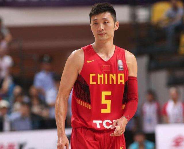 姚明退役原因左脚骨裂 2年后再谈退役