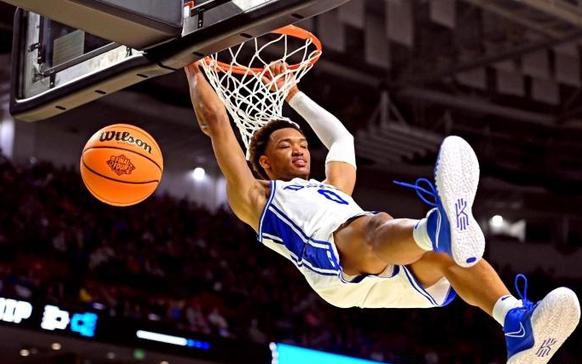 玛雅 摩尔_在2017年的NBA选秀大会上