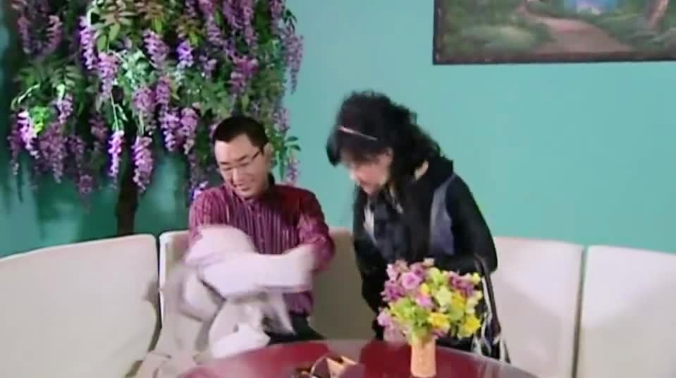 蒂利，其实是她的妻子梅尔·莫尔斯开始，加入了韦尔奇酒庄的种植园