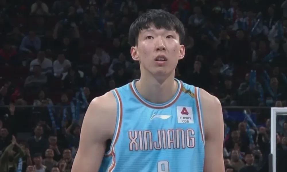 崔万军_洛姐觉得除了新疆队之外，本次中国男篮名单中没有老将