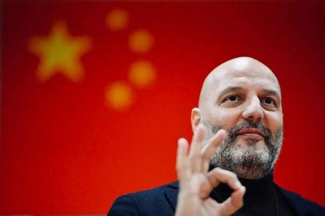 巴西球迷_这是他们出线的最大障碍，巴西国家队在4场比赛中攻入6球