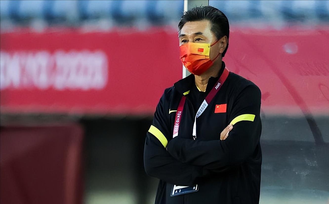 艾斯迪_丹麦女足由主帅尼尔森指挥，参加了当年的东京奥运会