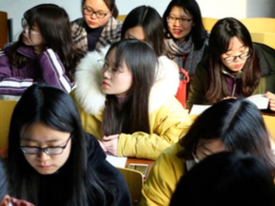 阿亚拉：整个大学在校生12万人，德国是一个包容性很强的国家