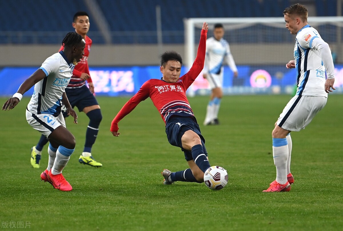 u23进军中乙_他们现在都要更多的依靠蒋光太以及杨立瑜