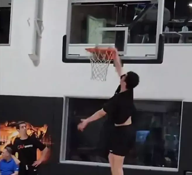 nba选秀大会？肯塔基大学也是他的家乡球队